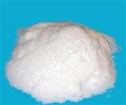白色四方棱柱狀結(jié)晶或粉末。有氨的氣味 和咸味。加熱溫度高于其