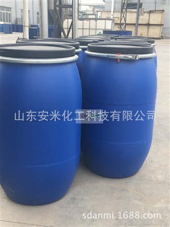 不溶于水，溶于醇類。是制備陽離子表面活性劑、兩性離子表面活性